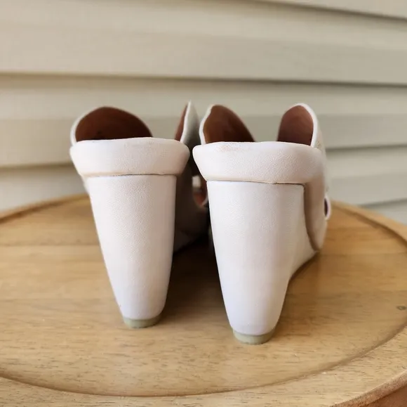 L'Amour Des Pieds leather wedge sandals Ivybelle