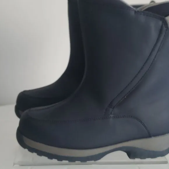 Lands'end Youth boots waterproof winter navy hiking sz 4M