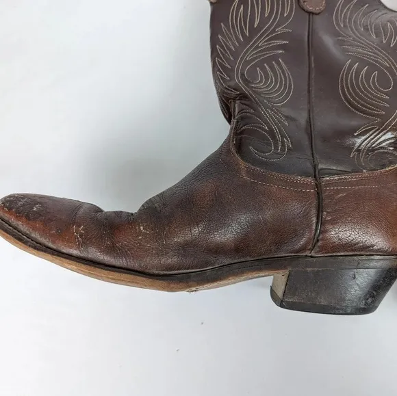 Laredo Vintage Mens 10 D Leather Western Cowboy Boots  Pointed Toe Embroidered