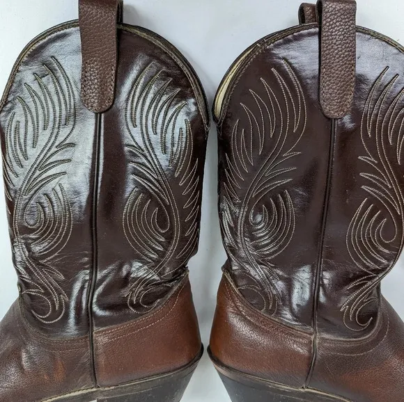 Laredo Vintage Mens 10 D Leather Western Cowboy Boots  Pointed Toe Embroidered