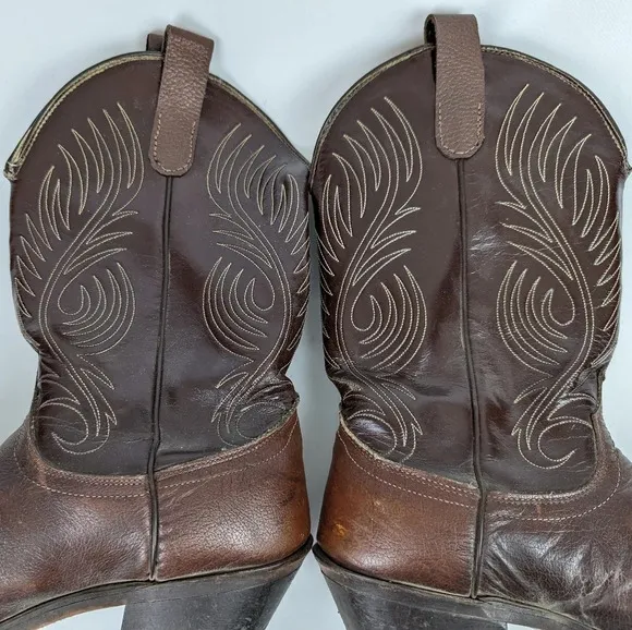Laredo Vintage Mens 10 D Leather Western Cowboy Boots  Pointed Toe Embroidered