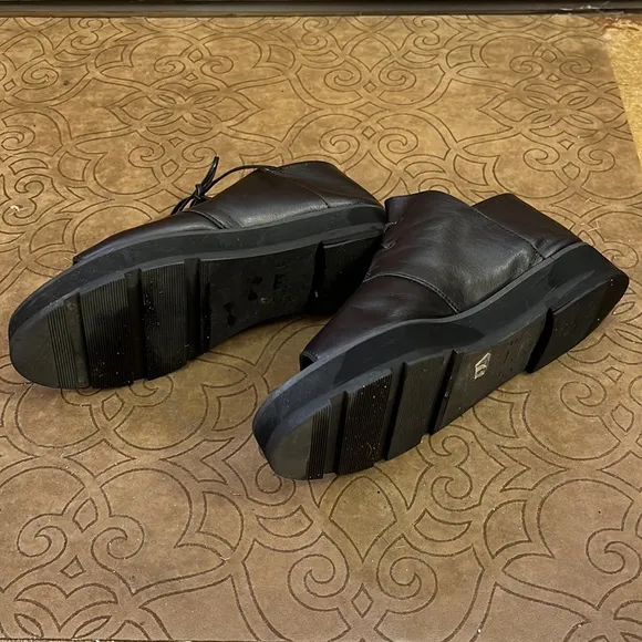 LD Tuttle Italian Leather Sandal 7.5