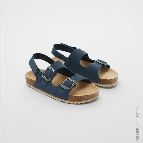 LEATHER SANDALS WITH BUCKLES