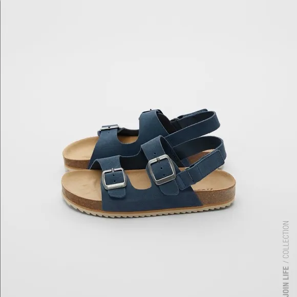 LEATHER SANDALS WITH BUCKLES