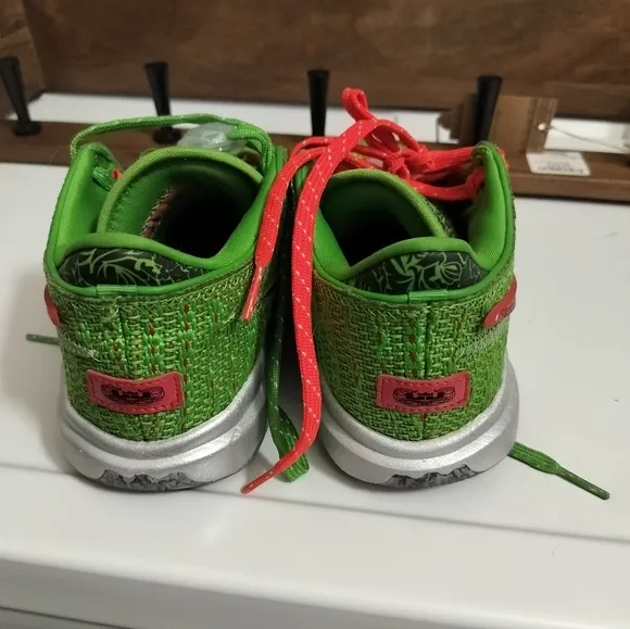 LeBron XX Christmas Basketball Sneakers