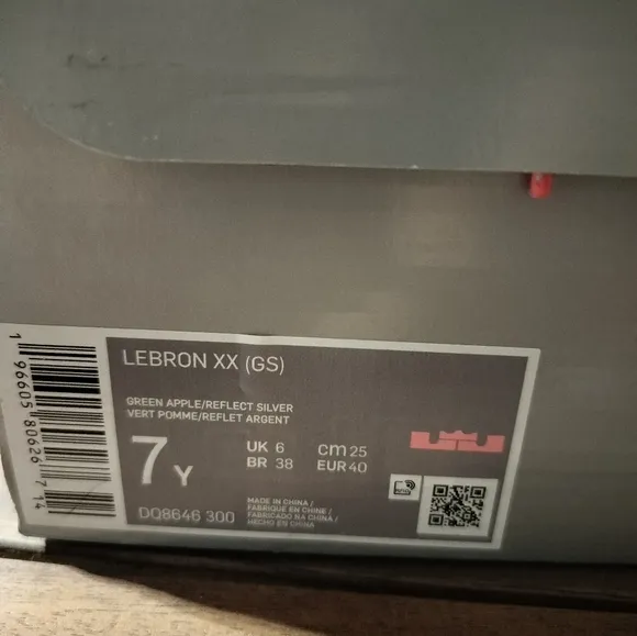 LeBron XX Christmas Basketball Sneakers