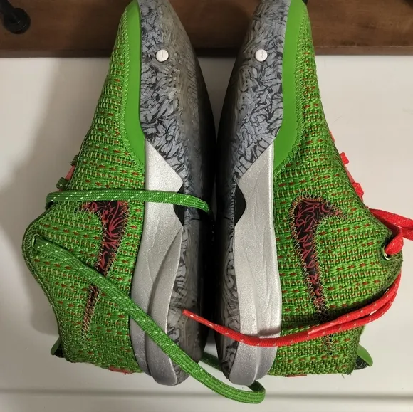 LeBron XX Christmas Basketball Sneakers