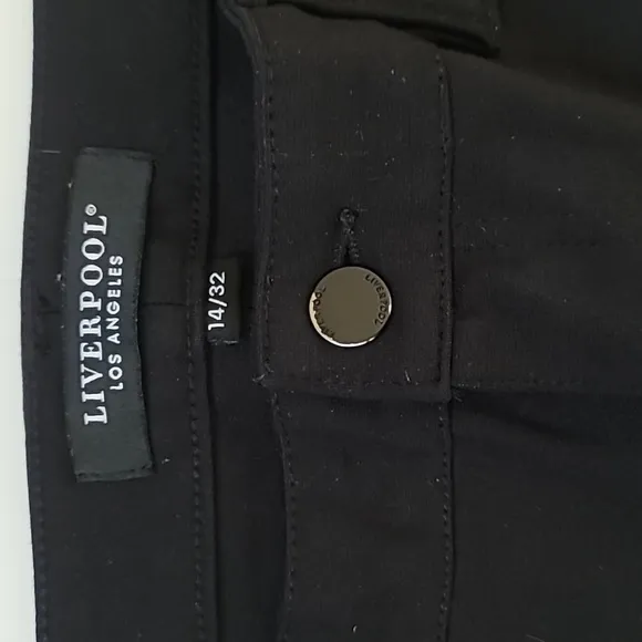 Liverpool Los Angeles Hi-Rise Stretch Jeans Black Cropped like New 5 Pockets