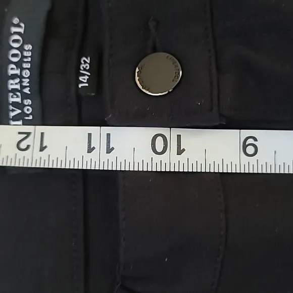 Liverpool Los Angeles Hi-Rise Stretch Jeans Black Cropped like New 5 Pockets