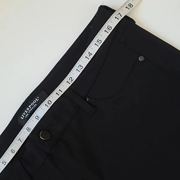 Liverpool Los Angeles Hi-Rise Stretch Jeans Black Cropped like New 5 Pockets