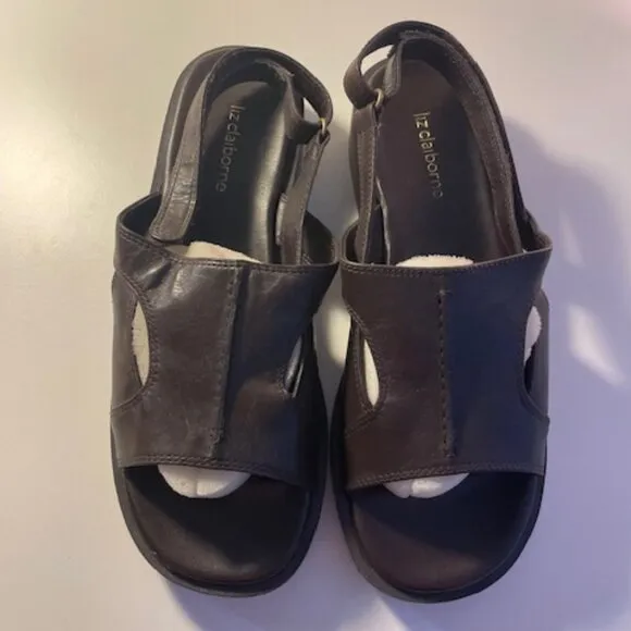 Liz Claiborne Brown Leather sandal size 6 1/2