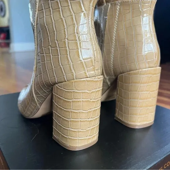 Lulu’s Croc Pointed-Toe Knee High Boots in Light Nude Size 10 New In Box