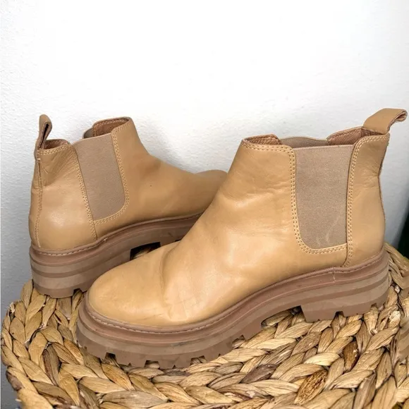 Madewell Ankle Boots The Mariam Chelsea Boot Leather in earthen sand Tan beige