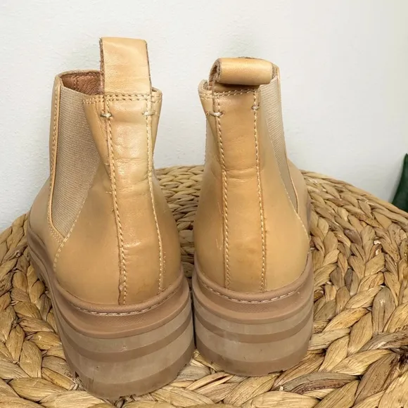 Madewell Ankle Boots The Mariam Chelsea Boot Leather in earthen sand Tan beige