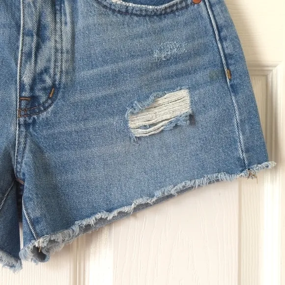 Madewell Relaxed Medium Wash High Waisted Distressed Cut Off Jean Shorts 24