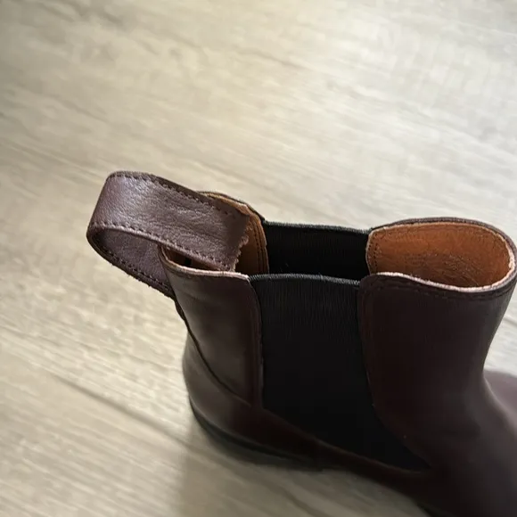 MADEWELL Size 9.5 Wyckoff Chelsea Lugsole Boots in Chocolate Raisin