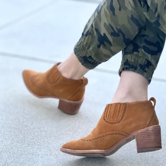 MADEWELL The Grayson Brogue Chelsea Boot suede ankle booties western Oxford 8