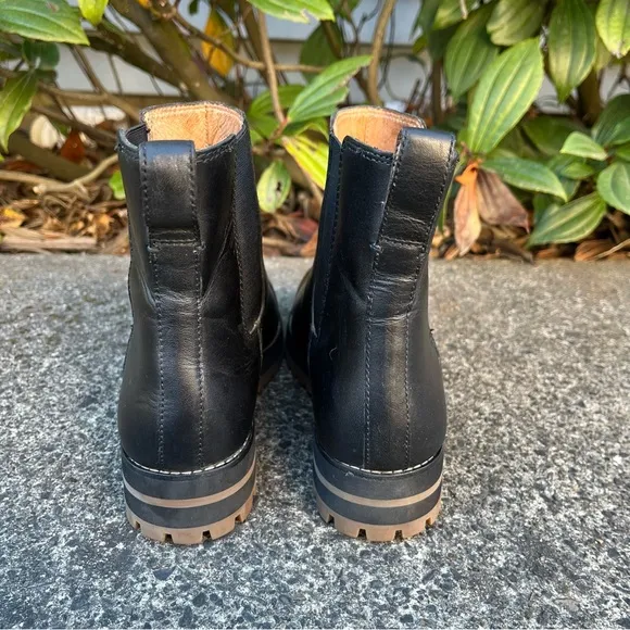 Madewell The Ivy Chelsea Boot in Leather 8.5