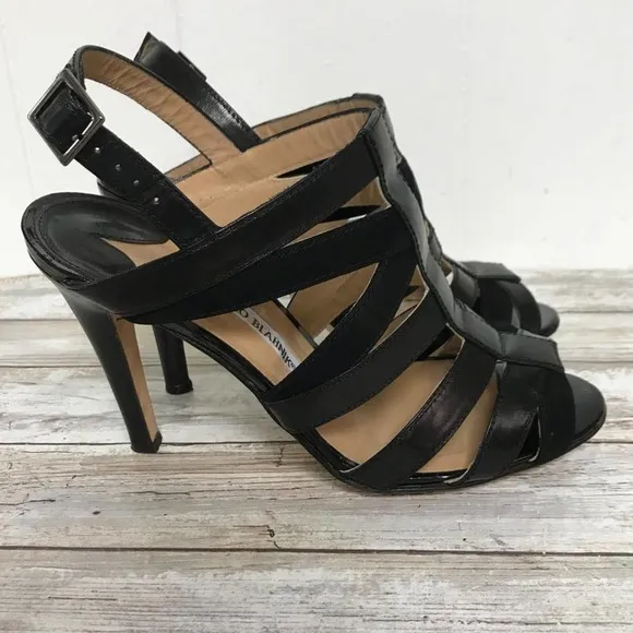 MANOLO BLAHNIK Black Leather Sandals 38