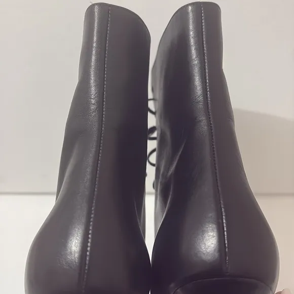 Manolo Blahnik Bordin Leather Lace Up Ankle Booties