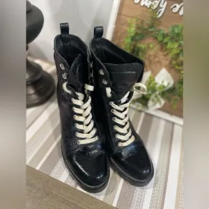 Marc Fisher Black Lace Up Chunky Heel Combat Boots Women US Size 8