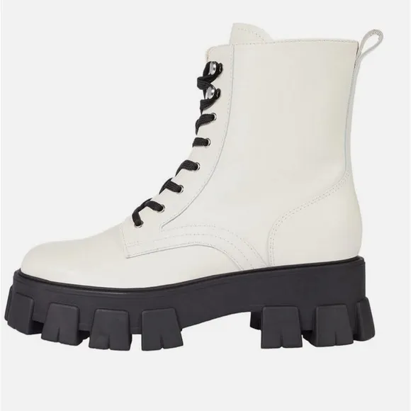 Marc Fisher Happy Ivory Leather Lace-up Chunky Combat Boots Size 9.5