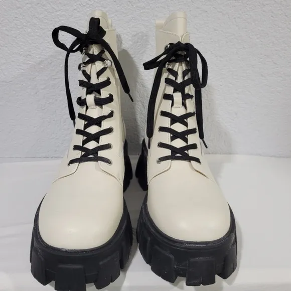 Marc Fisher Happy Ivory Leather Lace-up Chunky Combat Boots Size 9.5