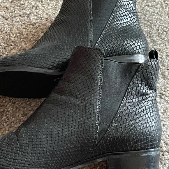 Marc Fisher LTD Yale Pointed Toe Chelsea Boots