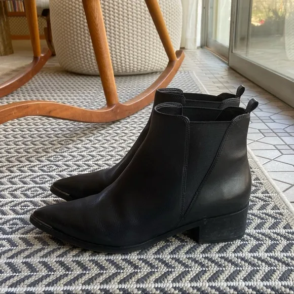 Marc fisher Yale womens black leather pointy ankle boots
