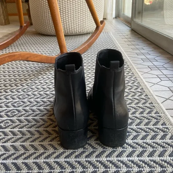 Marc fisher Yale womens black leather pointy ankle boots
