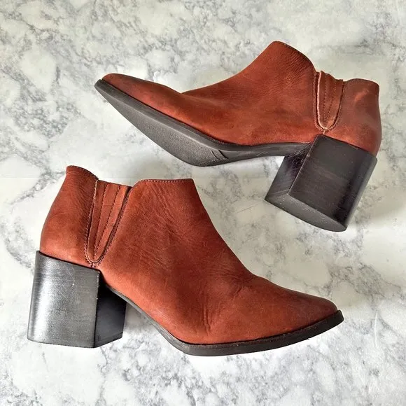 Matisse Victory Brick Leather Pointed Toe Booties
