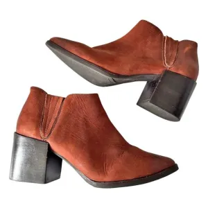 Matisse Victory Brick Leather Pointed Toe Booties