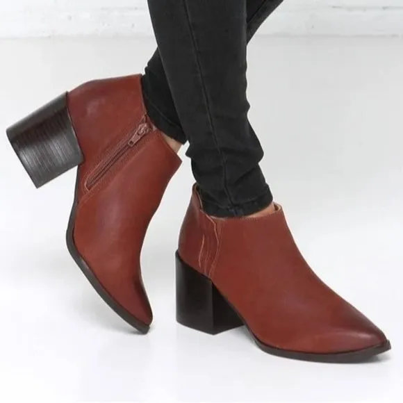 Matisse Victory Brick Leather Pointed Toe Booties