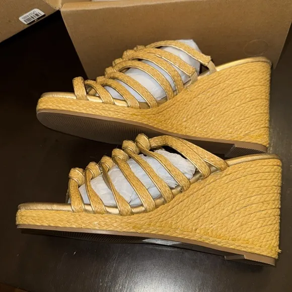 MATISSEGold Laney Wedge Sandals