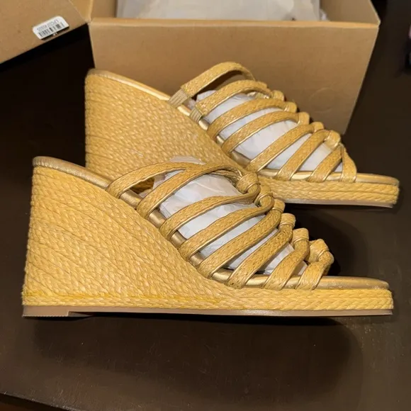 MATISSEGold Laney Wedge Sandals