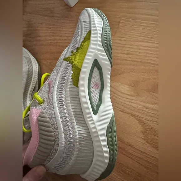 Men’s Nike cosmic unity 3 basketball sneakers