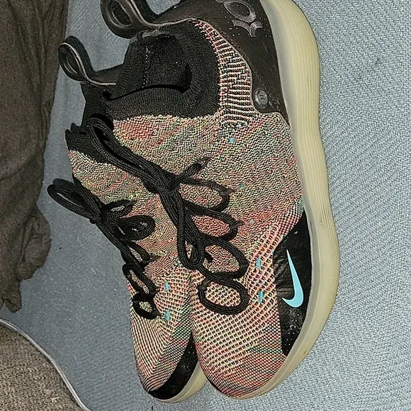 Mens Nike Zoom  KD 11 Multi Color FlyKnit Style Basketball Shoes Size 10