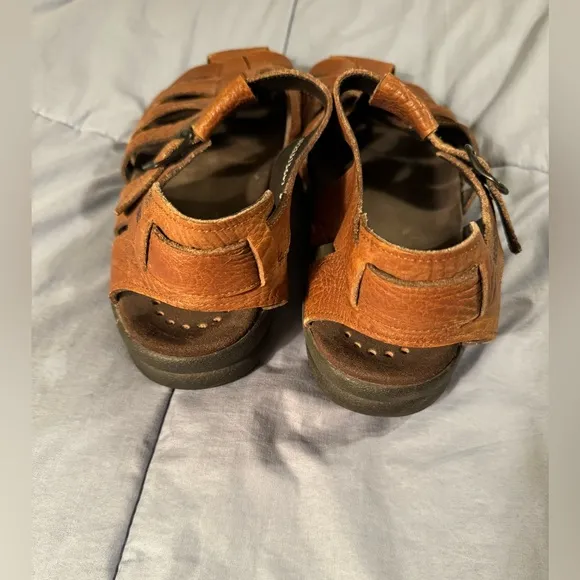 Mephisto fisherman sandals crinkle leather