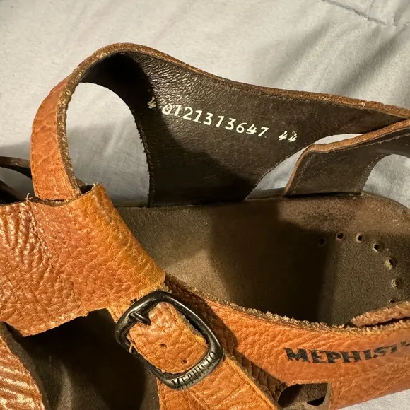 Mephisto fisherman sandals crinkle leather