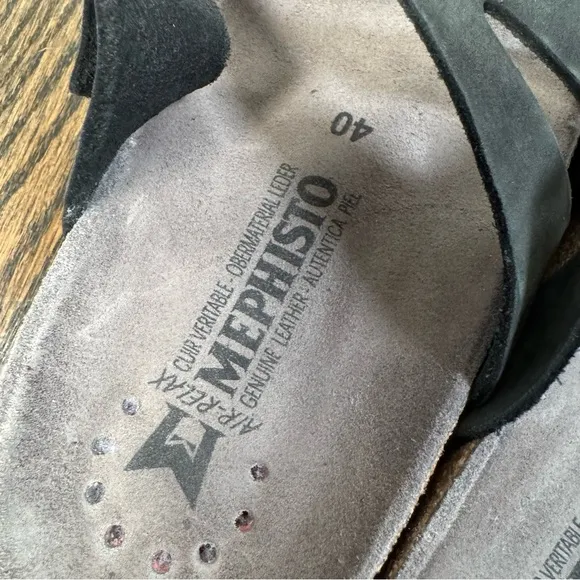 Mephisto Hannel black leather sandals size 40/10