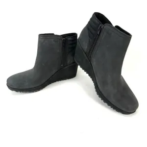 Merrell Tremblant Wedge Bluff Boots Women's 11 Black Suede Waterproof Bootie