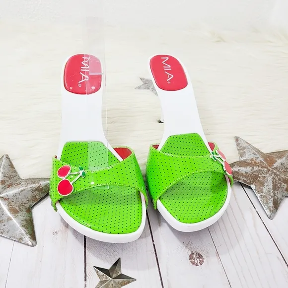 MIA Lyza Cherry heeled sandals Green polka dot red studded women's size 8