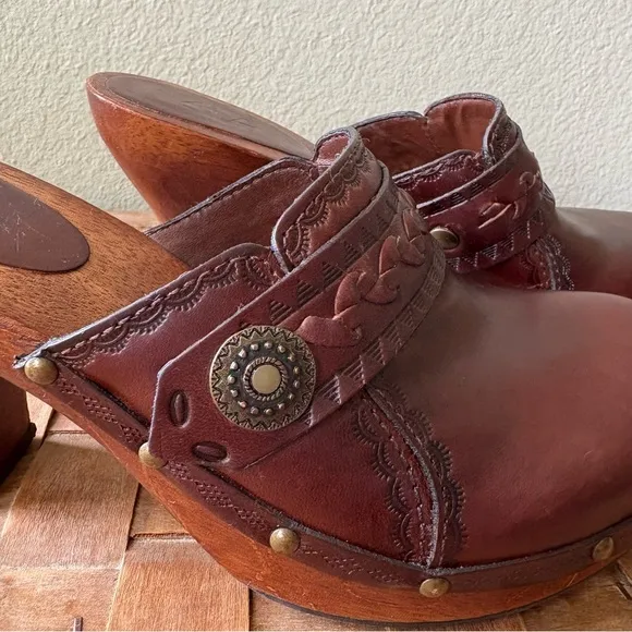 MIA Vintage Braided &amp; Tooled Wood Heeled Leather Studded Clog | Brown | Size 7.5