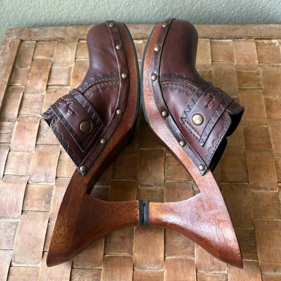 MIA Vintage Braided &amp; Tooled Wood Heeled Leather Studded Clog | Brown | Size 7.5