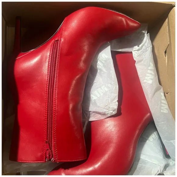 Mia • Woman's Mardi Red Malta Boots