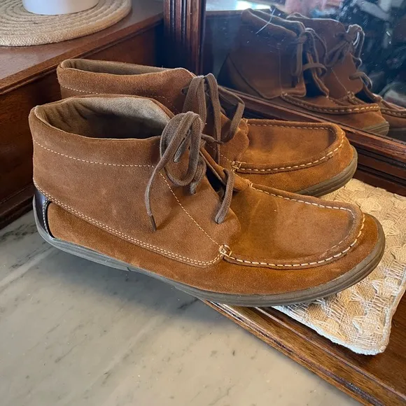 MINNETONKA Classic Suede Griffon Chukka Boots Contrast Stitching Men's Size 12