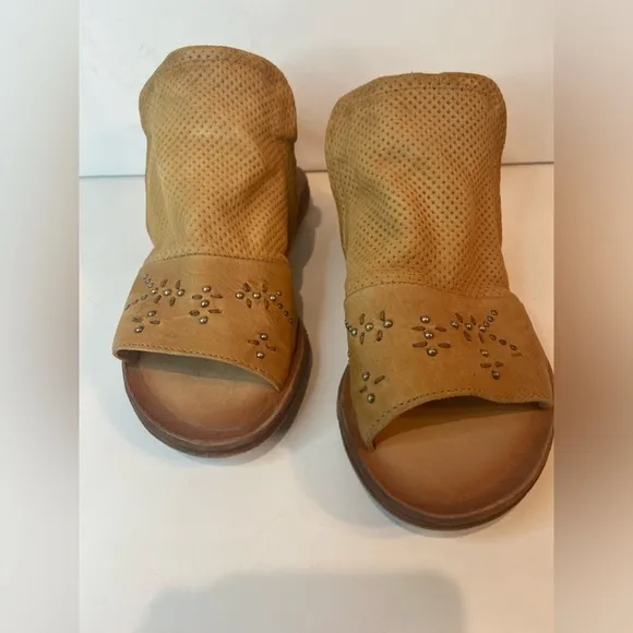 Mix Mooz~Fifi~Leather Sandals~Studded Detail~Side Buckle Closure~Size EUR 36