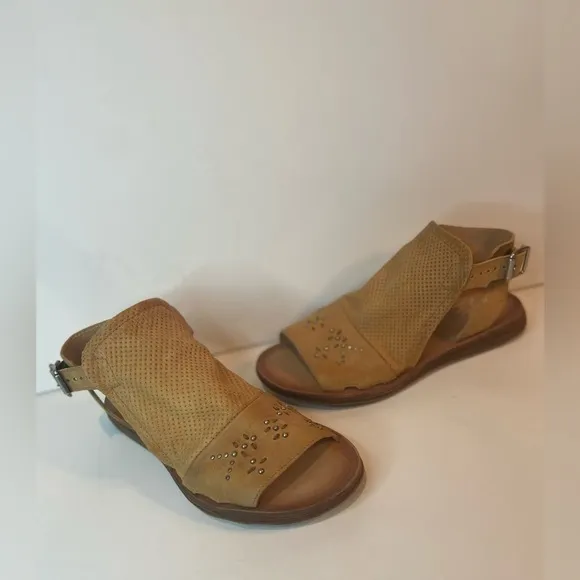 Mix Mooz~Fifi~Leather Sandals~Studded Detail~Side Buckle Closure~Size EUR 36