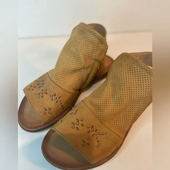 Mix Mooz~Fifi~Leather Sandals~Studded Detail~Side Buckle Closure~Size EUR 36