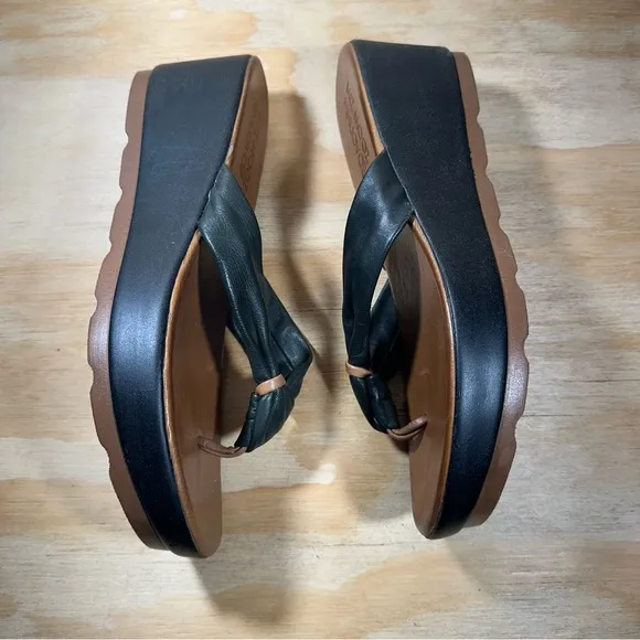 Miz Mooz Black Leather Platform Sandals Women’s Size 9